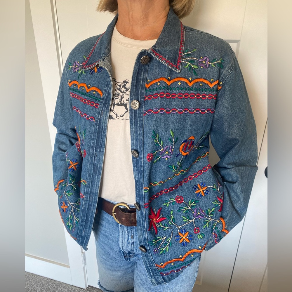 Embroidered Denim Jacket - Blue Floral 
With Pockets ColdWater Creek Size Small